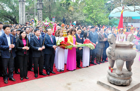 Dâng hương tưởng niệm 743 năm ngày Tướng quân Phạm Ngũ Lão ra quân đánh giặc giữ nước