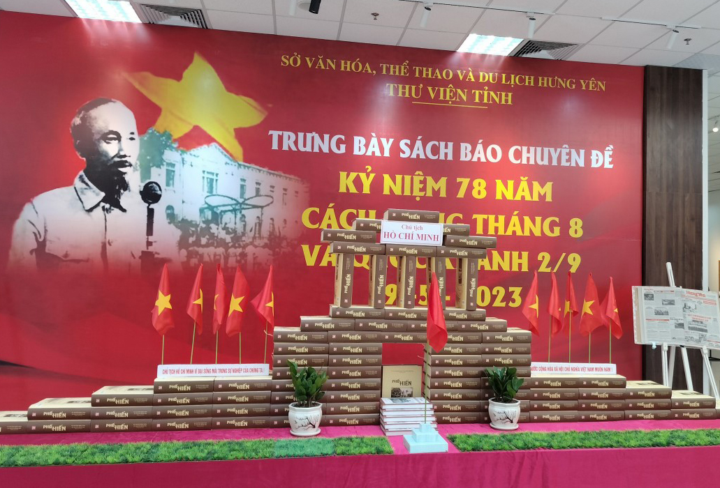 Trưng bày, giới thiệu sách báo chuyên đề kỷ niệm 78 năm Cách mạng Tháng Tám; Quốc khánh nước cộng hòa xã hội chủ nghĩa Việt Nam và truyền thống ngành Văn hóa