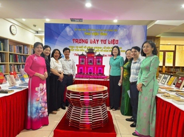 Thư viện tỉnh Hưng Yên tham gia trưng bày tư liệu phục vụ Giỗ Tổ Hùng Vương - Lễ hội đền Hùng và Tuần Văn hóa - Du lịch đất Tổ năm Bính Ngọ 2026